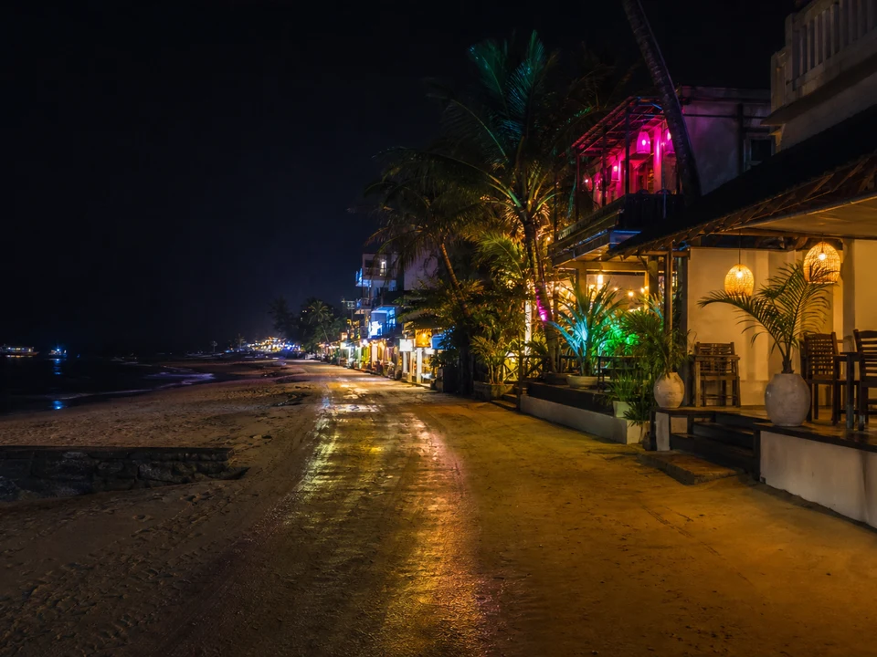 Beach Bars & Live Music