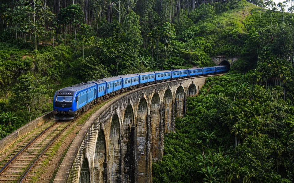 Nine Arch Bridge Train Viewing
