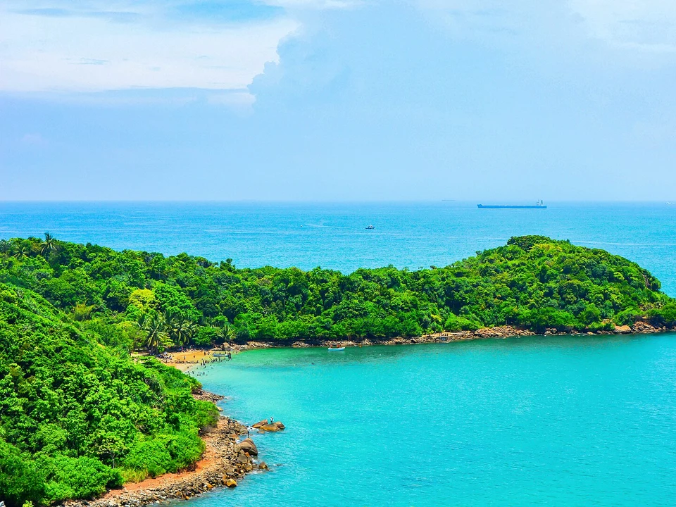 Bay, Reef & Jungle Beach